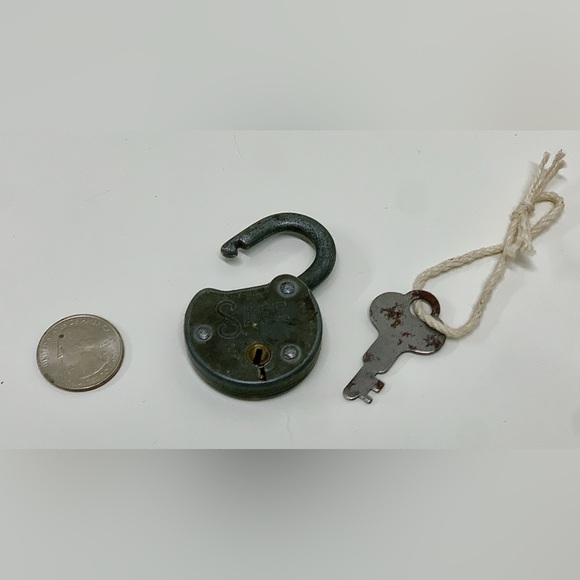 Early 20th Century Antique SAFE Funtional Vintage Metal Padlock w/ Key - Picture 10 of 16
